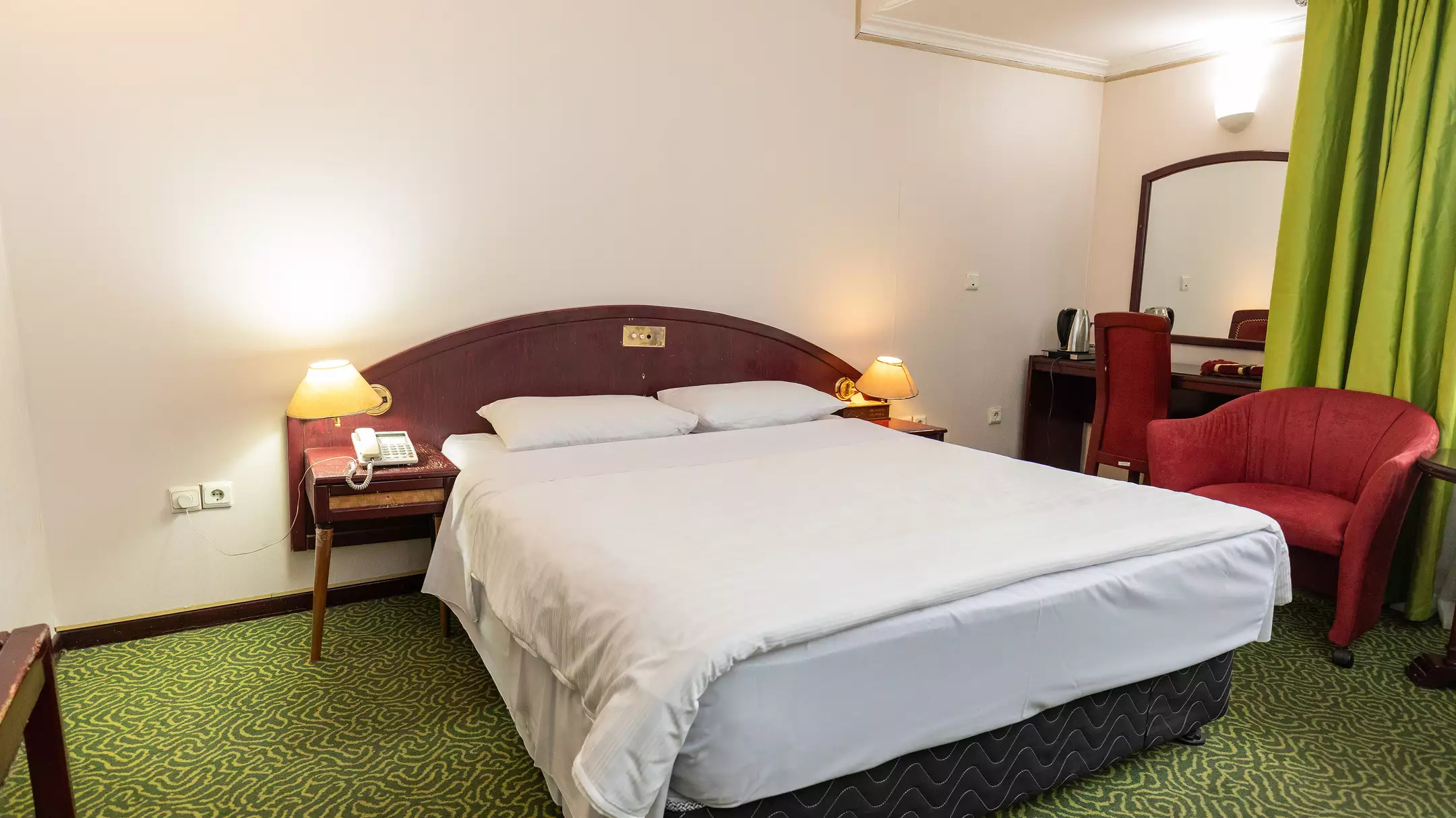 Alibaba https://cdn.alibaba.ir/ostorage/hotel-accommodation-images/674a985a10d0d5745be3d195_هتل جهانگردی - اتاق دوتخته دبل (1).webp